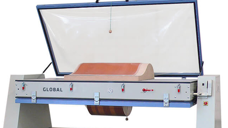 واژه وکیوم به چه معنی است؟